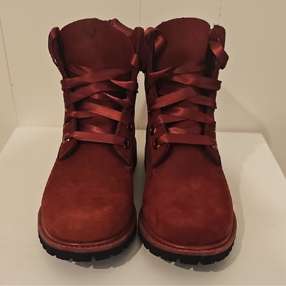 Timberland Women's Ankle Boots in Burgundy and Black - Picture 2 of 4